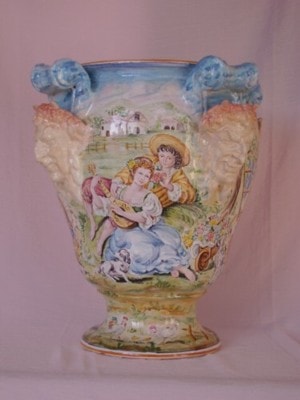 Ceramiche d-Arte di Albisola - Grande vaso con quattro sculture di Fauni, decorato sui quattro lati con soggetti diversi. 2): "Canzone d'amore"